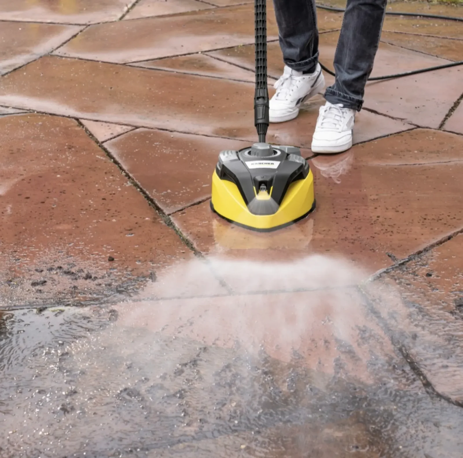 PSI gauge on pressure washer